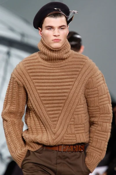 Look 24